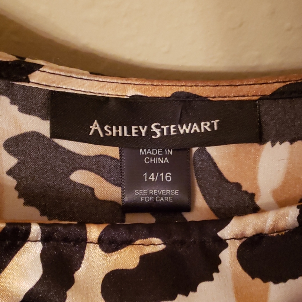 Leopard Print Blouse - Picture 3 of 3